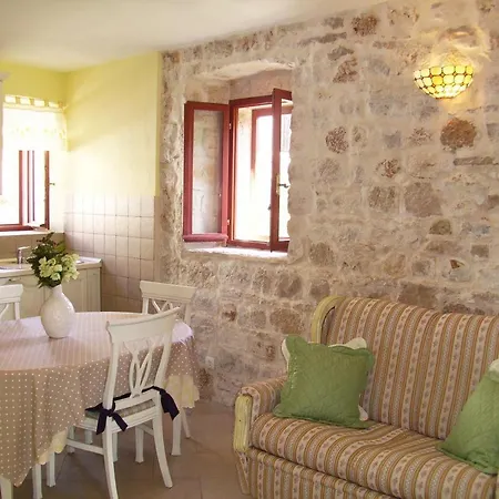 Komiza 9247a Apartmán
