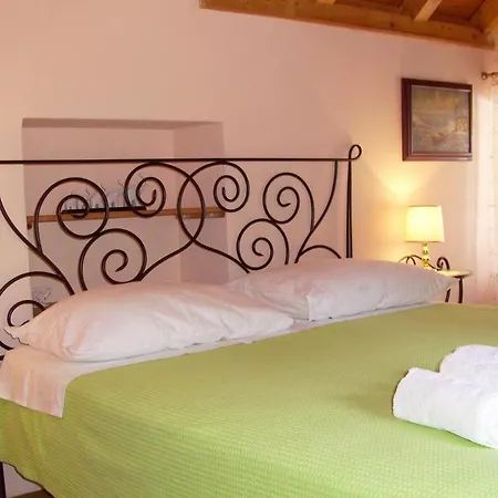 Komiza 9247a *